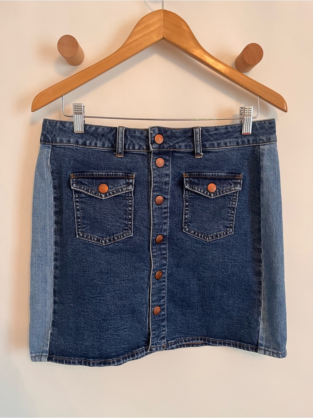 Madewell Two-Tone Button-Front Denim Mini Skirt in Dark Blue and Light Blue